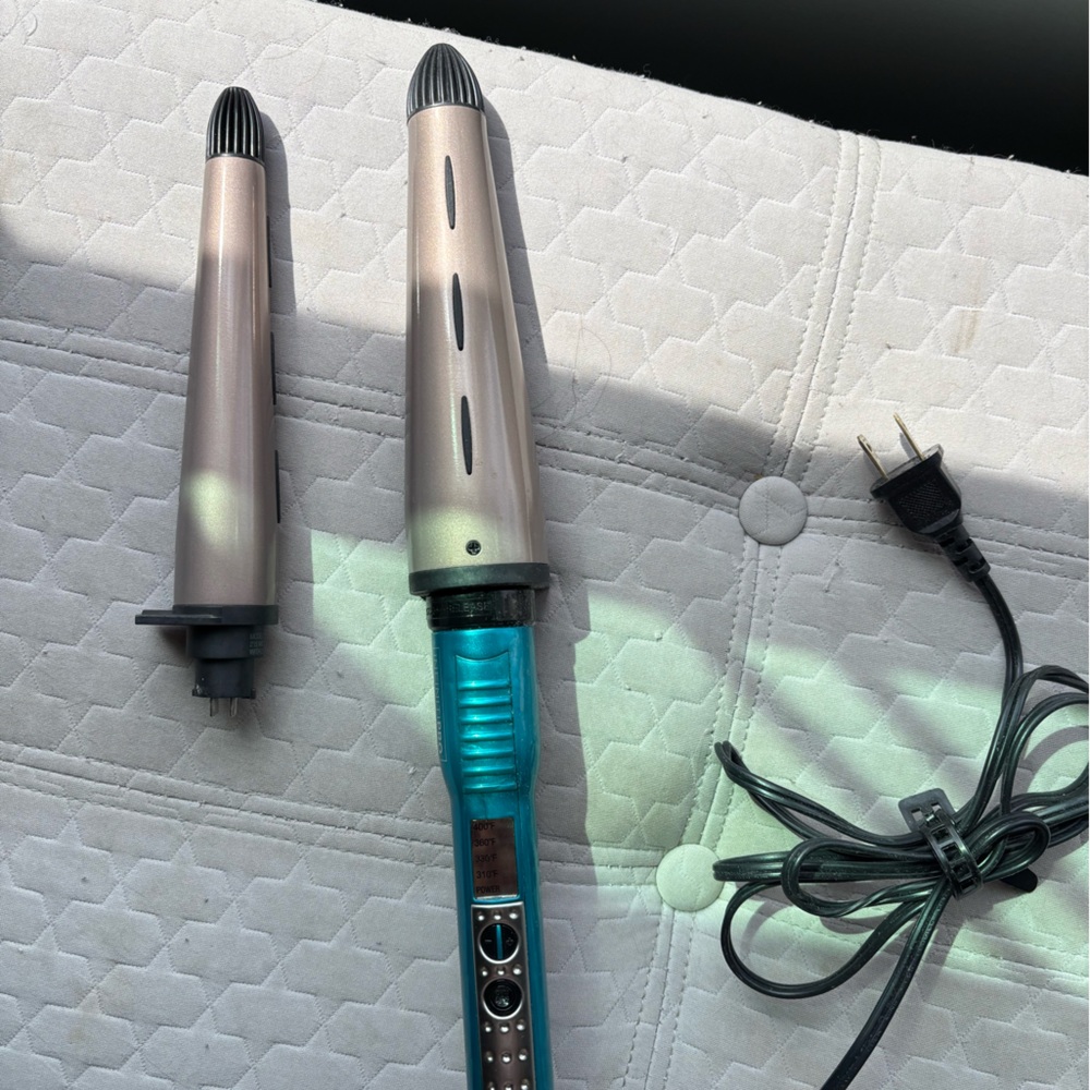InfinitiPro by Conair Tourmaline Ceramic 1" to 1/2" Curling Wand